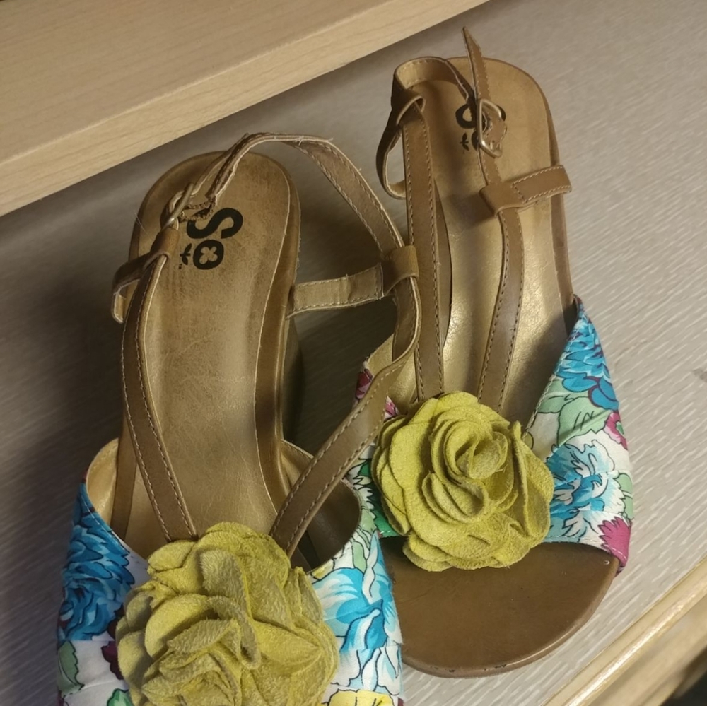 Floral Wedge Heel Shoes